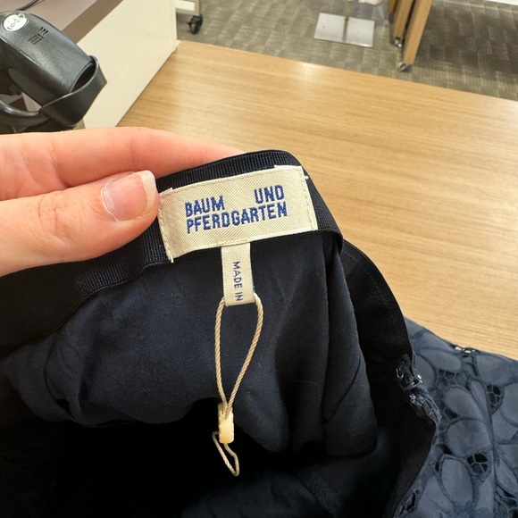 Baum Und Pferdgarten Elegant Navy Lace Midi Skirt - Picture 3 of 6